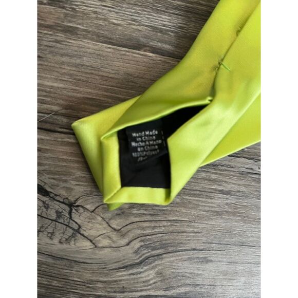 Wembley Lime Green FUN Mens Neck Tie spooky Halloween season - Picture 5 of 5
